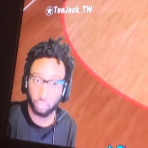 Meet your Posher, Denis